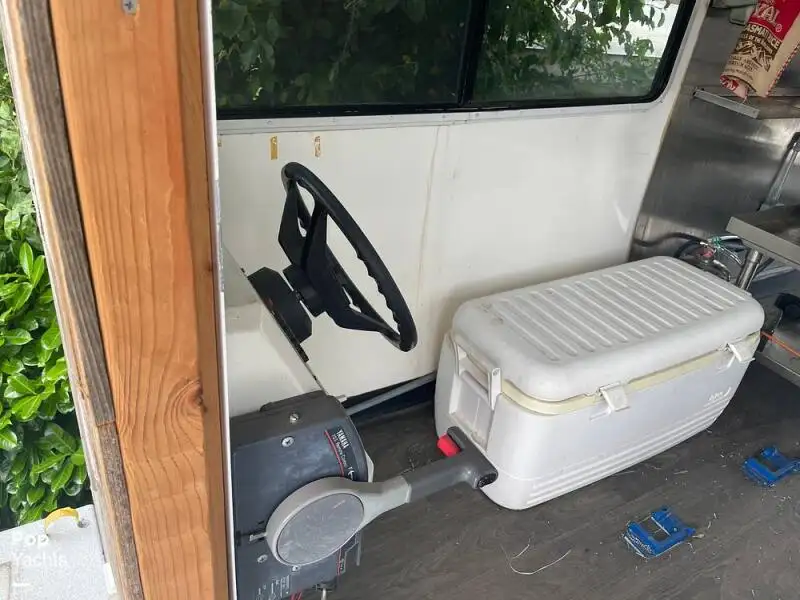 Katamaran untuk dijual