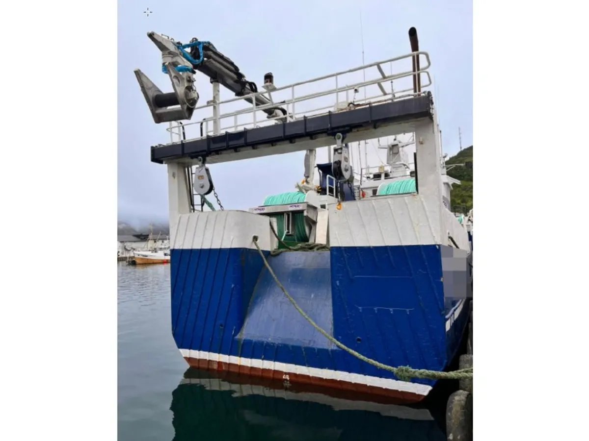 Kapal feri untuk dijual