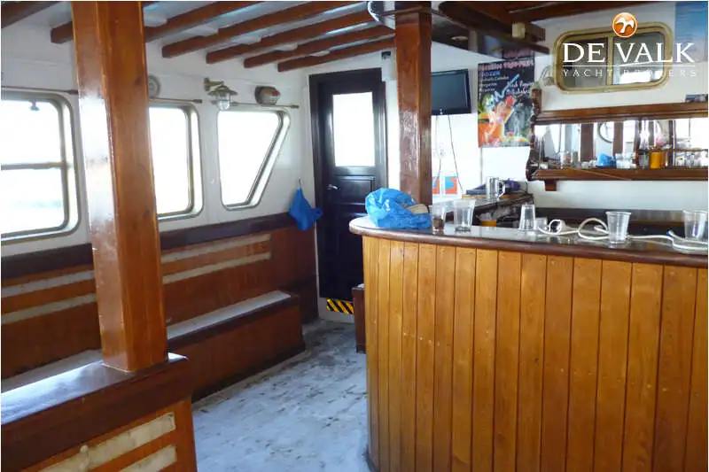 Kapal feri untuk dijual