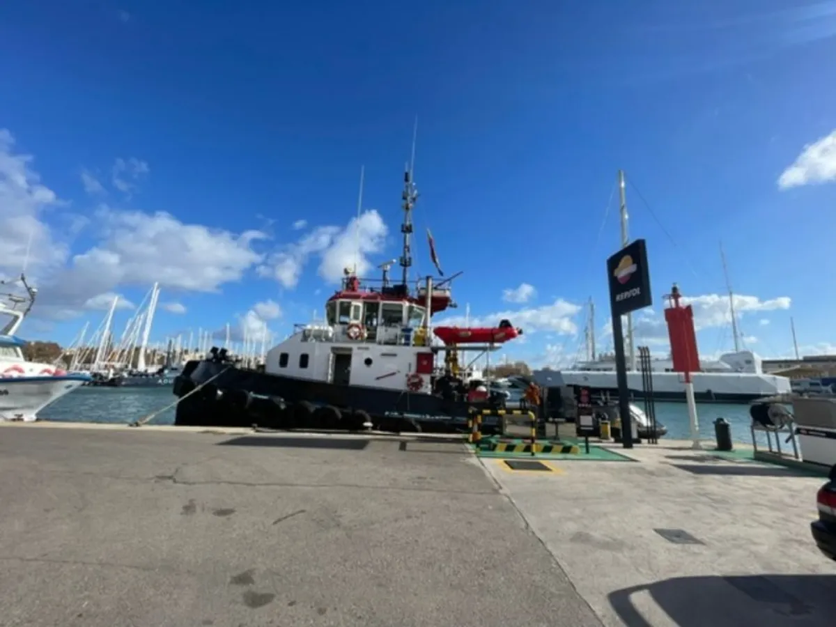 Kapal tunda untuk dijual