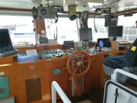 Kapal survei untuk dijual