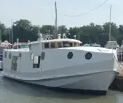 Kapal penarik dijual