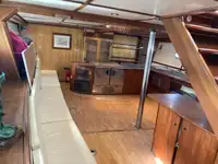 Kapal feri untuk dijual