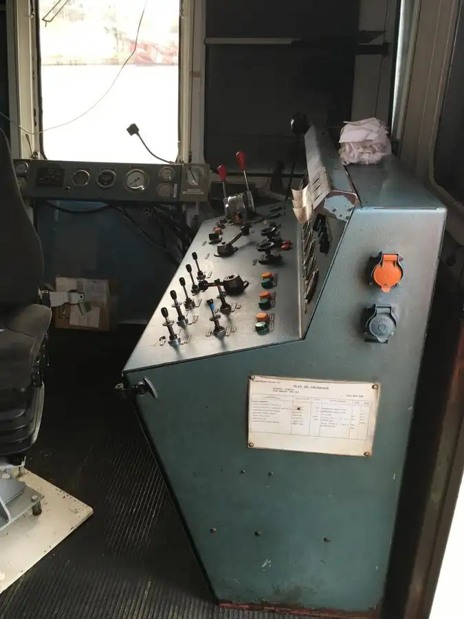 Kapal keruk untuk dijual