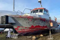 Kapal pemadam kebakaran dijual