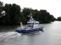Kapal patroli untuk dijual