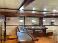 Kapal feri untuk dijual