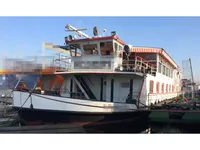 Kapal kontainer untuk dijual