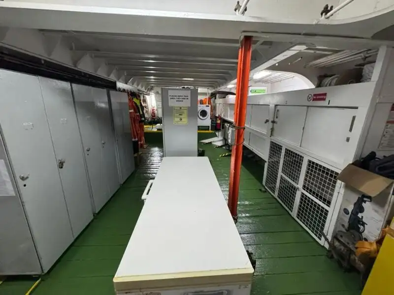 Kapal kontainer untuk dijual