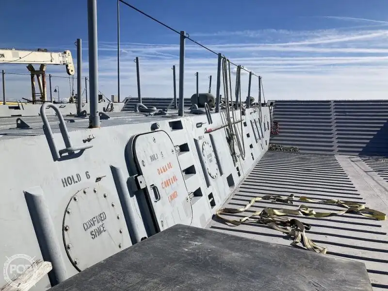 Kapal pendarat, tank untuk dijual