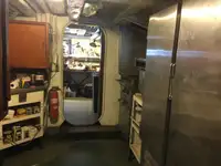 Kapal pendarat, tank untuk dijual