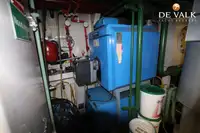 Hotel terapung untuk dijual