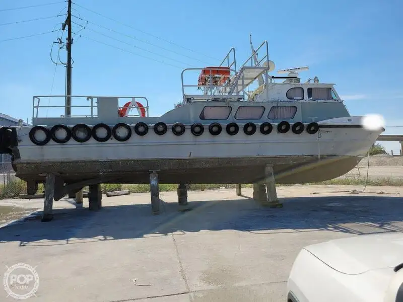 Kapal kru untuk dijual
