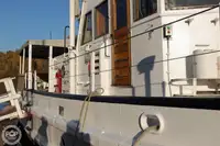 Kapal feri untuk dijual