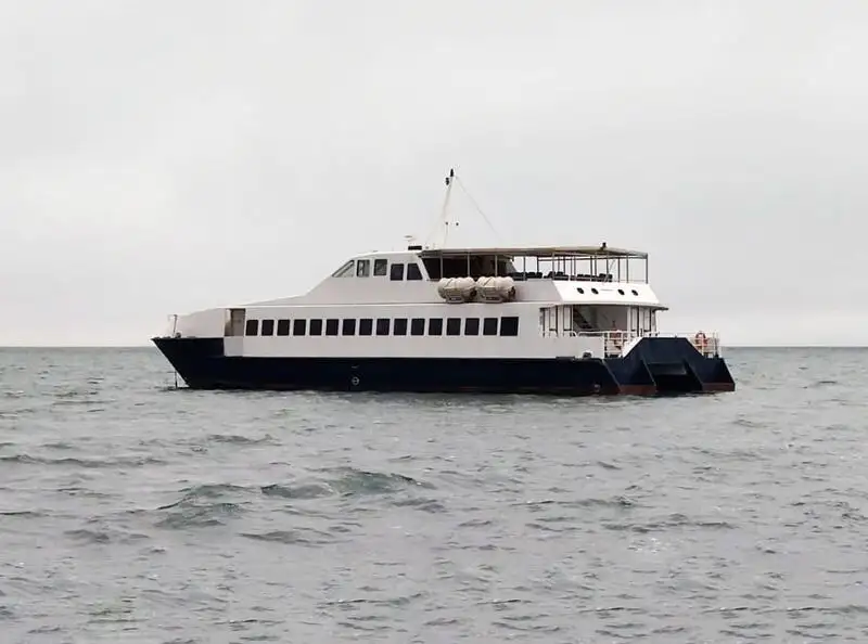 Kapal feri untuk dijual