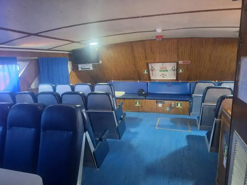 Kapal pasokan dijual