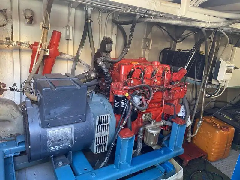 Kapal kerja dijual