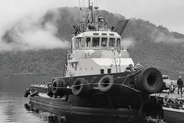 Kapal penarik dijual