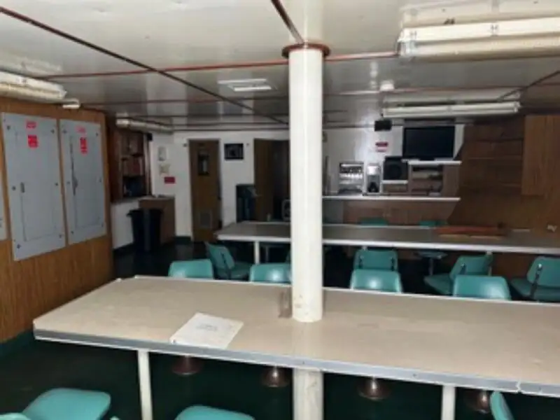 Kapal penarik dijual