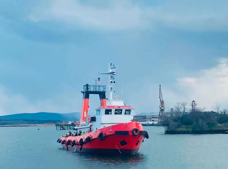 Kapal penarik dijual