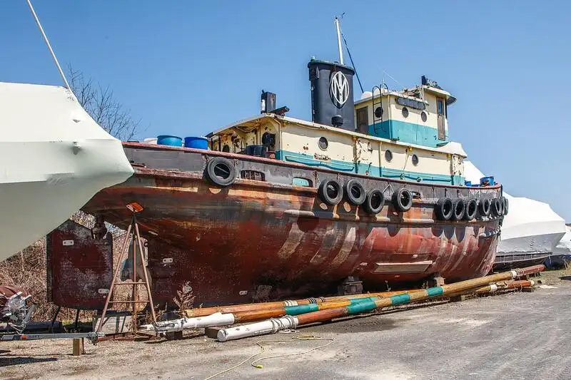 Kapal penarik dijual