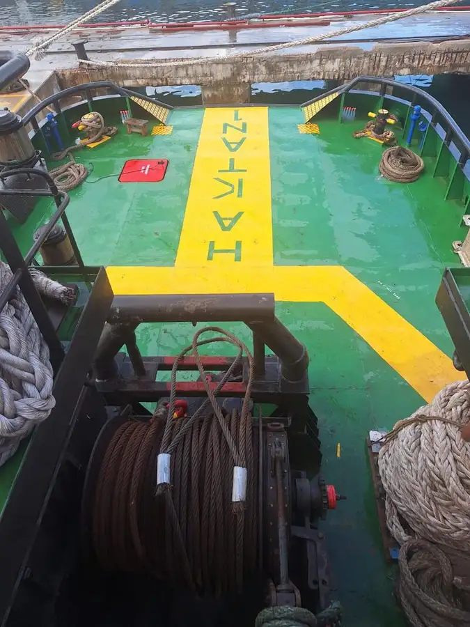 Kapal penarik dijual