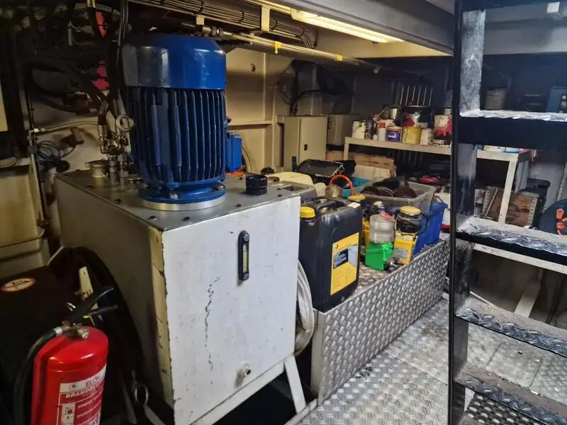 Kapal penarik dijual