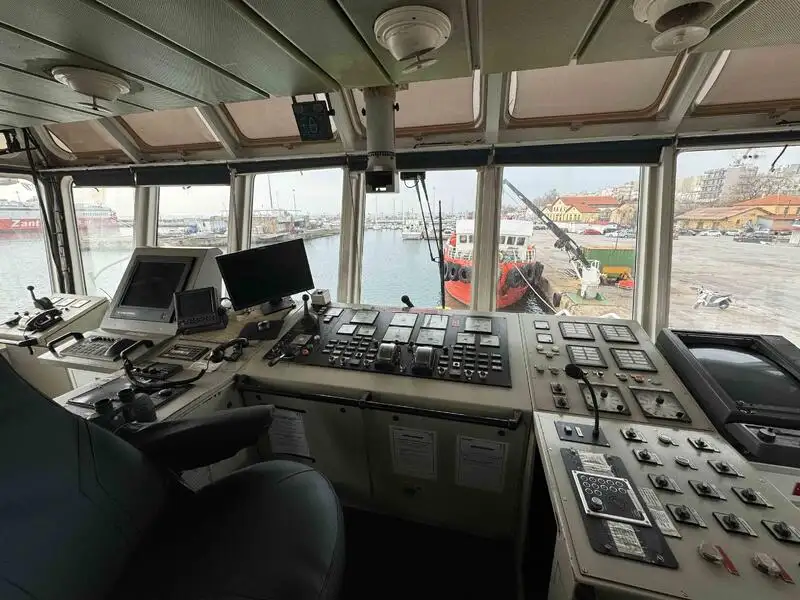 Kapal penarik dijual