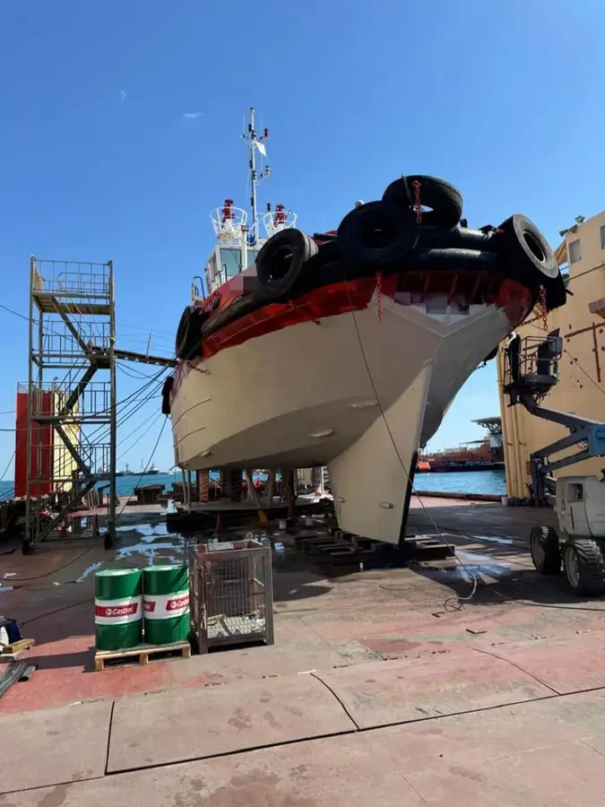 Kapal penarik dijual