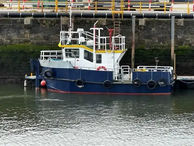 Kapal kerja dijual