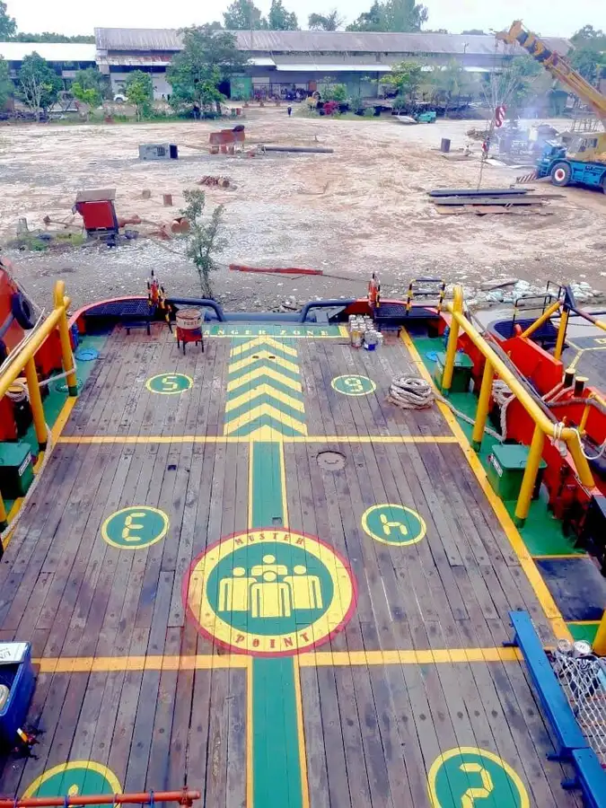 Kapal penarik dijual