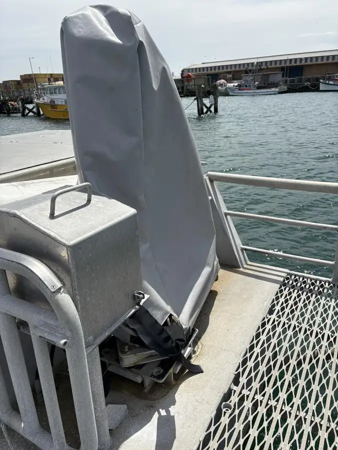 Kapal pengolah ikan dijual