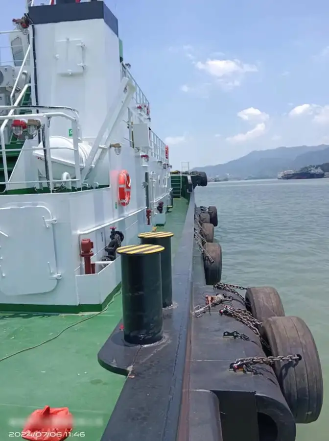 Kapal penarik dijual