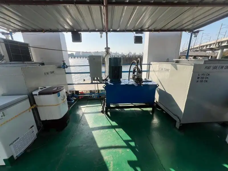 Kapal penarik dijual