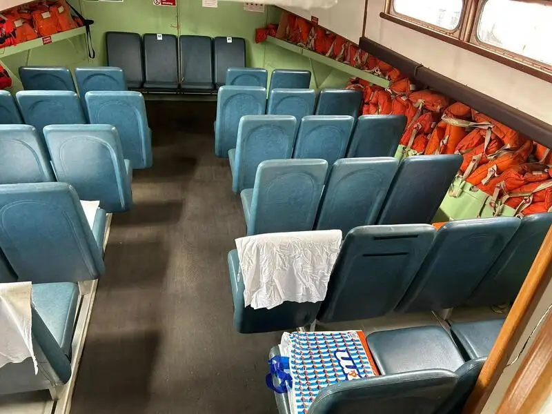Kapal feri dijual