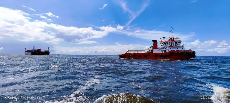 Kapal penarik dijual