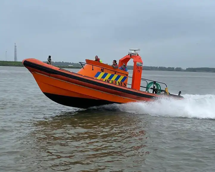 Perahu karet kaku dijual