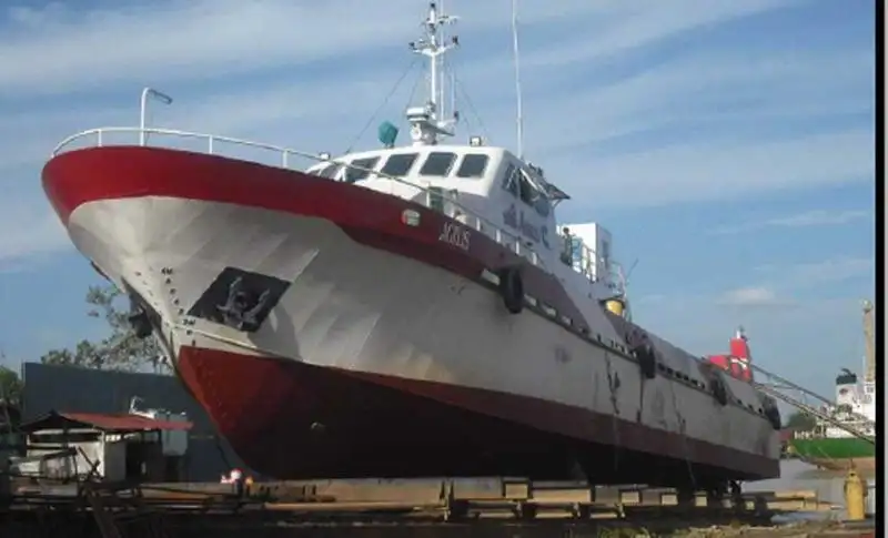 Kapal kontainer dijual