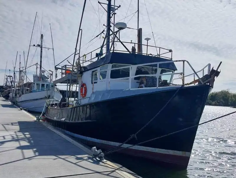 Kapal longline dijual