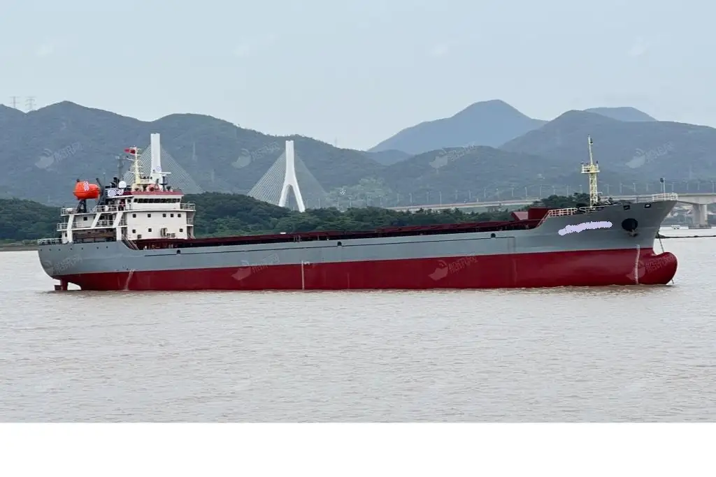 kapal kargo dijual