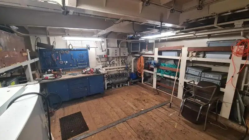 Kapal Pasokan Cepat (FSV) dijual