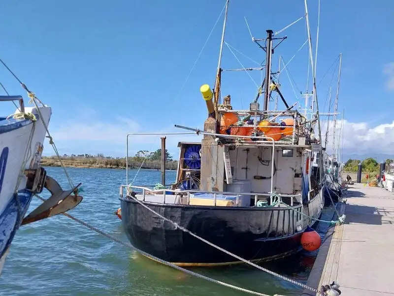 Kapal longline dijual