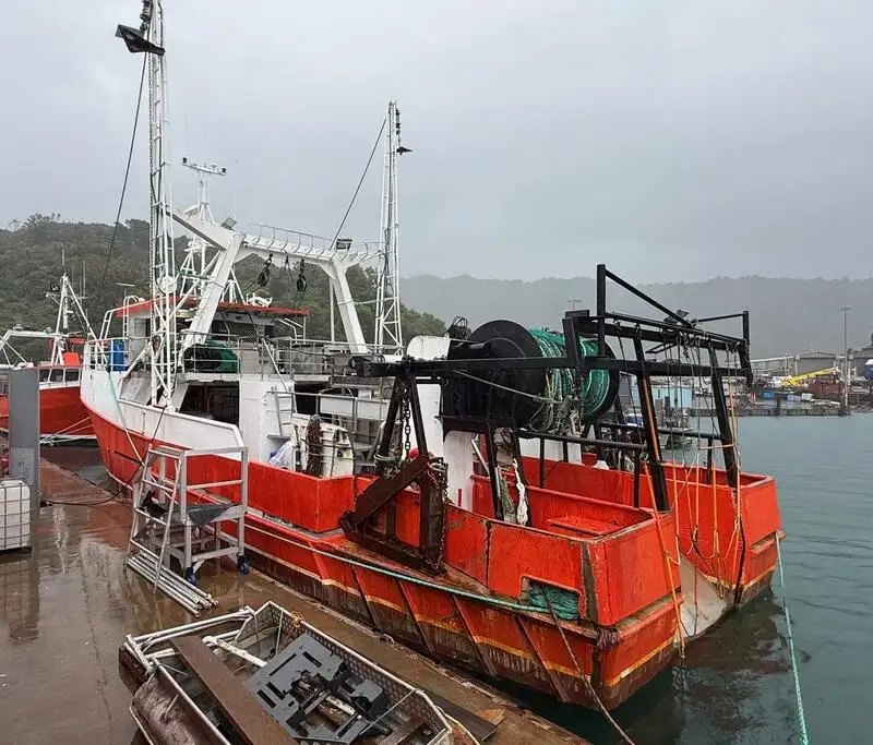 kapal pukat ikan dijual