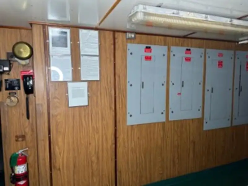 Kapal penarik dijual