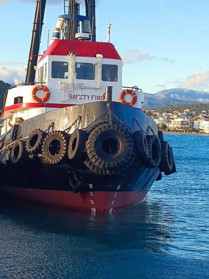 Kapal penarik dijual