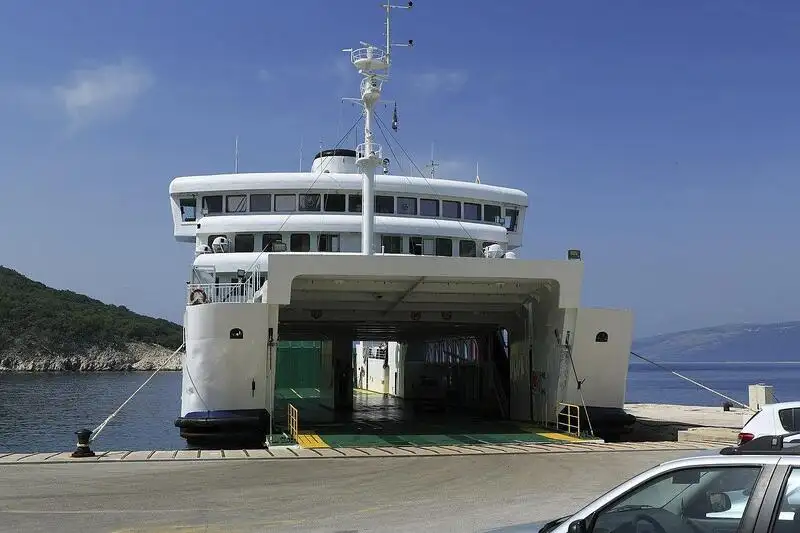 kapal RoPax dijual