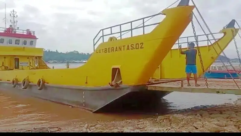 Kerajinan Pendaratan, Tank dijual