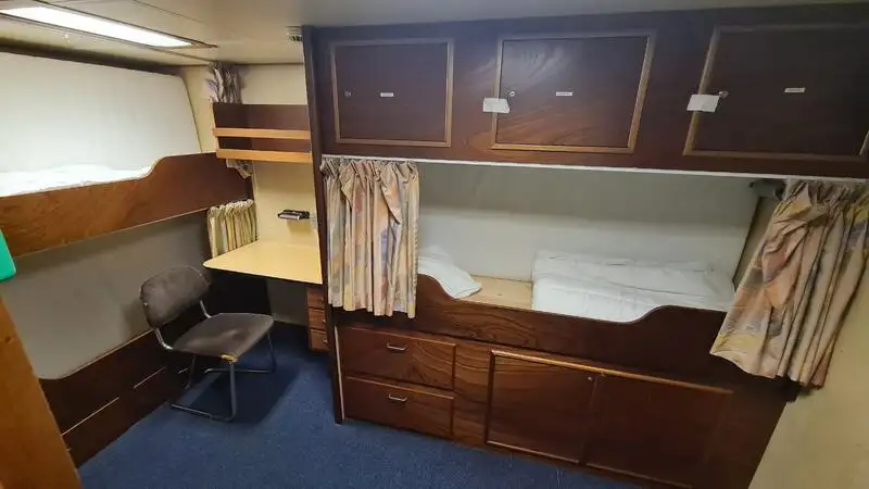 Kapal Pasokan Cepat (FSV) dijual