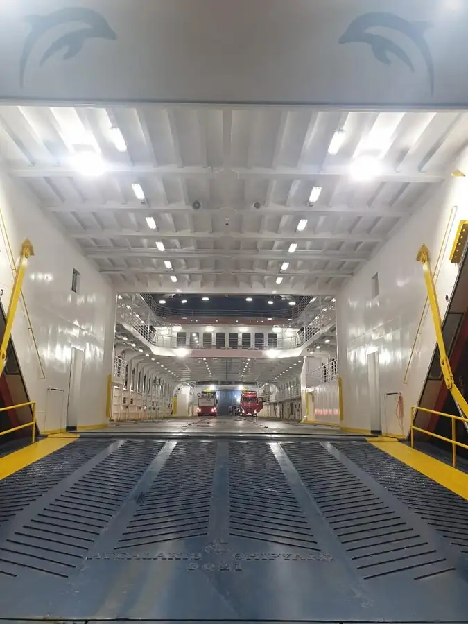 kapal RoPax dijual