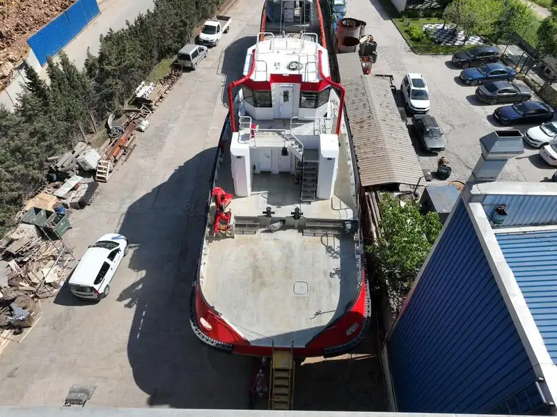 Kapal penarik dijual